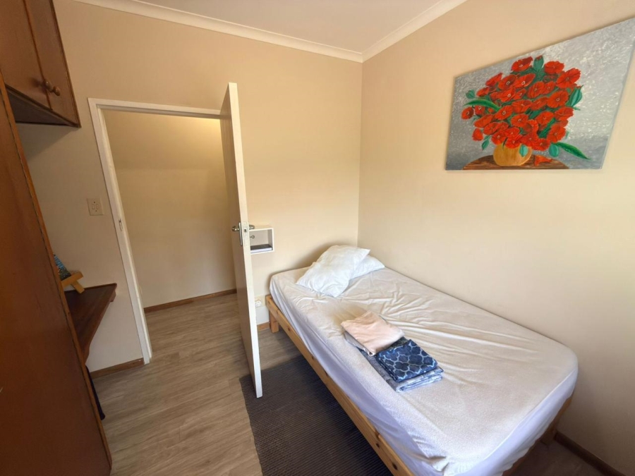 To Let 4 Bedroom Property for Rent in Langerug Western Cape